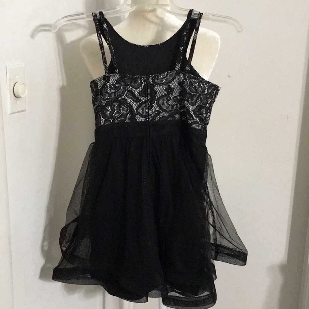 Elizabeth Party Dress (Child) NWOT - Picture 2 of 11
